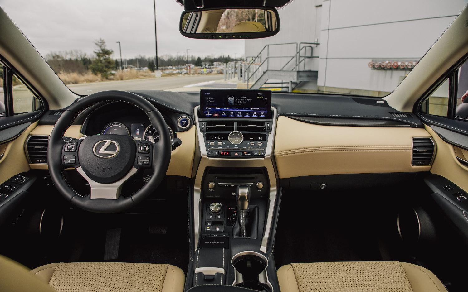 Lexus NX 300h AWD 2020 | SUV Drive